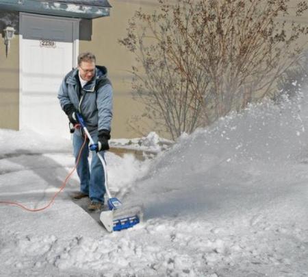 Как подобрать снегоуборочную машину для загородного дома?